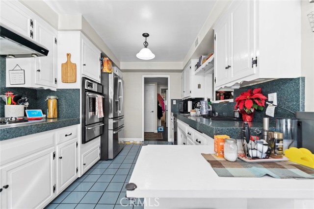 Detail Gallery Image 15 of 29 For 2066 Royalty, Pomona,  CA 91767 - 4 Beds | 2 Baths