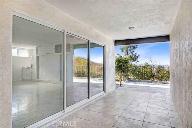 Detail Gallery Image 9 of 16 For 1920 Loma Vista Dr, Beverly Hills,  CA 90210 - 6 Beds | 7/1 Baths