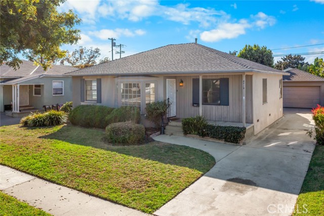 Detail Gallery Image 2 of 46 For 4715 Briercrest, Lakewood,  CA 90713 - 3 Beds | 2 Baths