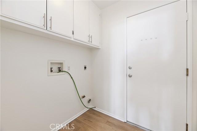 2440 Marigold Way, Corona CA: https://media.crmls.org/medias/afac8867-16af-49a4-be13-087c4d86df84.jpg