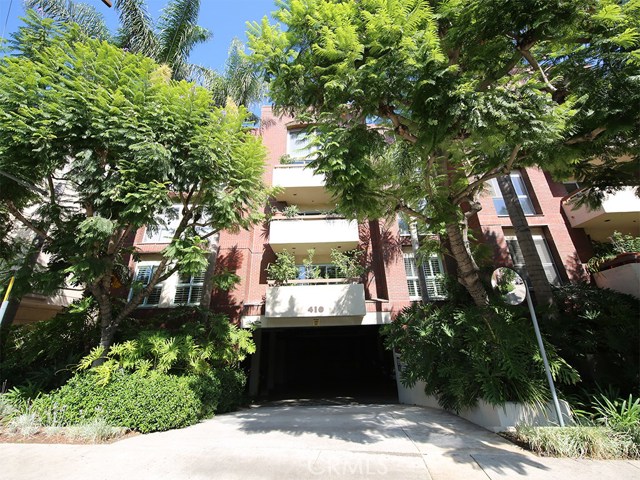 410 S Barrington Ave #105, Los Angeles, CA 90049