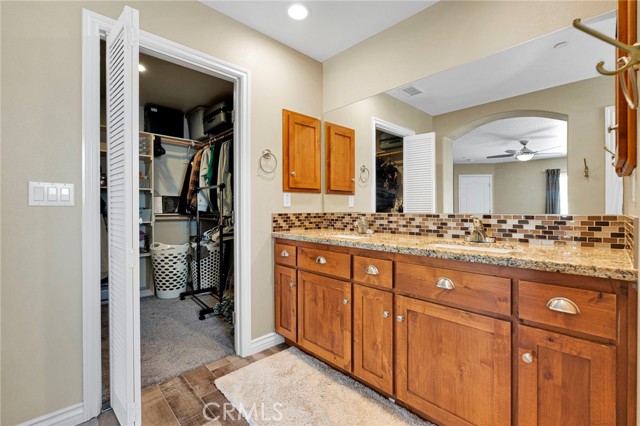 Detail Gallery Image 16 of 43 For 18125 Catalpa, Hesperia,  CA 92345 - 4 Beds | 2 Baths