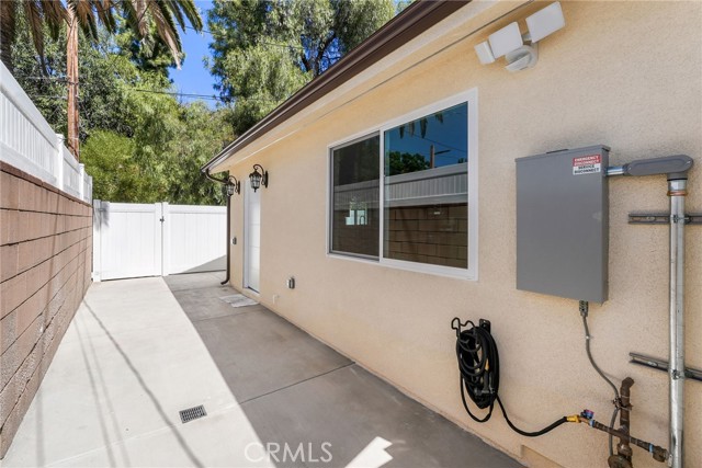 16511 San Fernando Mission Boulevard photo 19