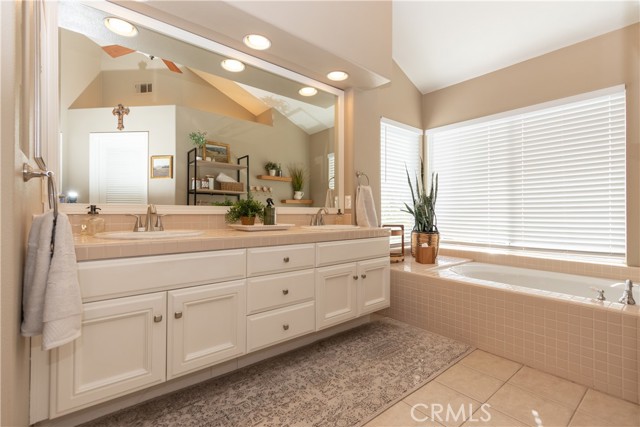 Image 28 of 55 For 2 Alamitos  