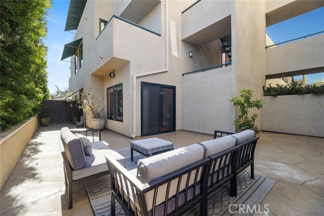 484 S Euclid Avenue, Pasadena CA: https://media.crmls.org/medias/afaded26-0266-4750-a2a6-2587251bd11f.jpg