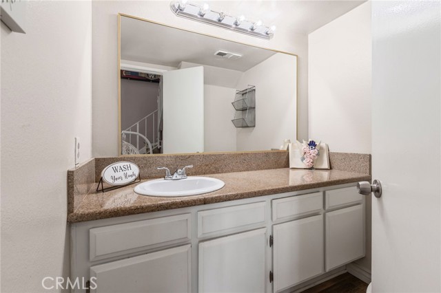 Detail Gallery Image 16 of 44 For 25259 Avenida Dorena, Newhall,  CA 91321 - 3 Beds | 2 Baths