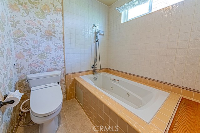 1736 Island Drive, Fullerton CA: https://media.crmls.org/medias/afaee3e8-b89a-4b5c-9913-a1fa6626e9de.jpg