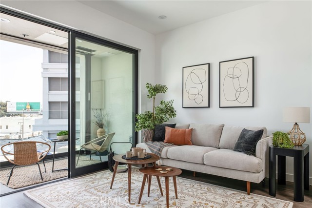 Detail Gallery Image 9 of 19 For 118 Astronaut Ellison S Onizuka Street #504,  Los Angeles,  CA 90012 - 1 Beds | 1 Baths