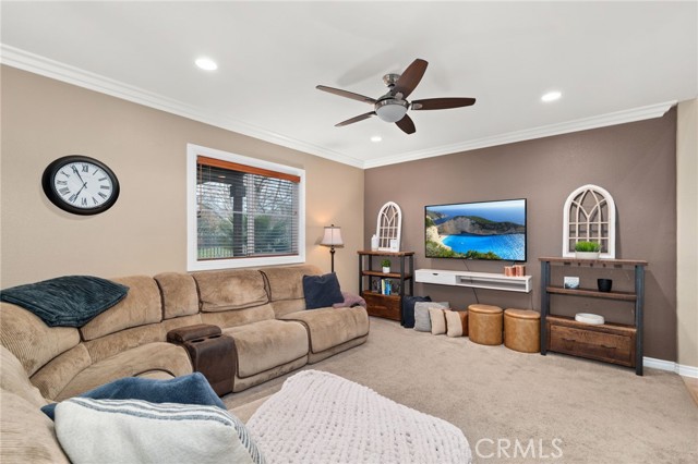 Detail Gallery Image 4 of 52 For 16422 Empire Lakes Ct, Fontana,  CA 92336 - 4 Beds | 2/1 Baths