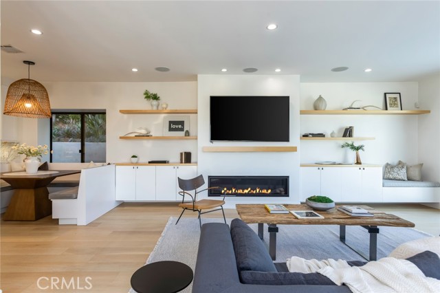 13714 Valley Vista, Sherman Oaks CA: https://media.crmls.org/medias/afb19609-a0fe-4142-b019-7a3d7f756bc2.jpg