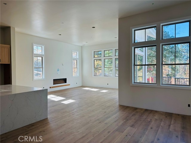 Detail Gallery Image 5 of 30 For 870 Pine Meadow Ct, Big Bear Lake,  CA 92315 - 3 Beds | 3/1 Baths