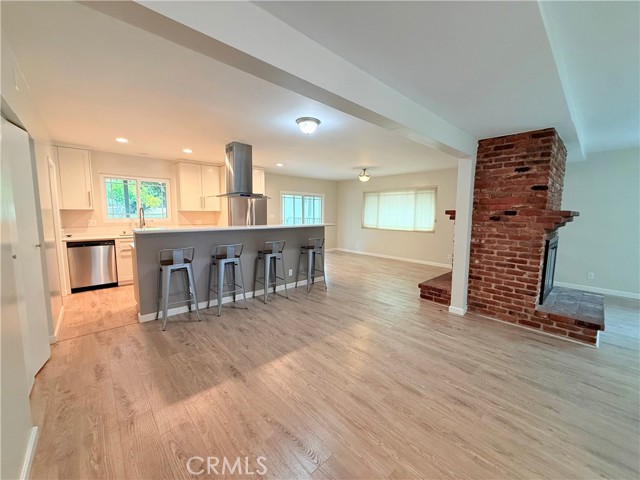 Detail Gallery Image 8 of 30 For 4916 Briggs, La Crescenta,  CA 91214 - 3 Beds | 2 Baths