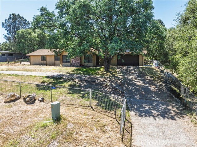 Detail Gallery Image 2 of 37 For 47440 Hopi Ave, Coarsegold,  CA 93614 - 3 Beds | 2 Baths