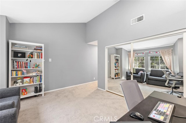 Detail Gallery Image 22 of 47 For 23163 Mulholland Drive #6, Woodland Hills,  CA 91364 - 2 Beds | 2/1 Baths