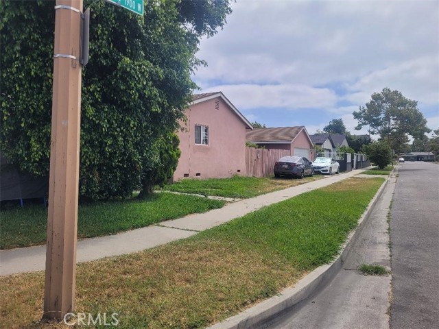 625 Shelley Street, Santa Ana CA: https://media.crmls.org/medias/afb3e770-e66a-4ee5-90de-32f5163f18cc.jpg