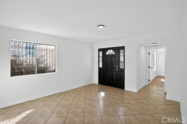 Detail Gallery Image 4 of 17 For 1555 W 59th, Los Angeles,  CA 90047 - 3 Beds | 2 Baths