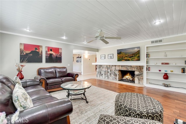 Detail Gallery Image 8 of 69 For 5531 Cornwall Ave, Riverside,  CA 92506 - 4 Beds | 3 Baths