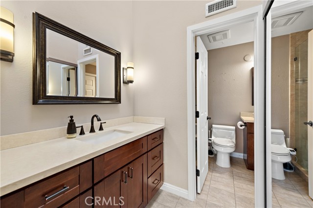 Detail Gallery Image 12 of 28 For 12750 Centralia St #215,  Lakewood,  CA 90715 - 2 Beds | 1 Baths