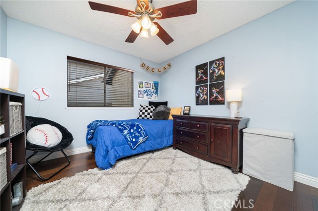 Image 19 of 39 For 5022 Burnaby