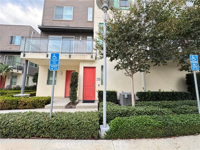 Detail Gallery Image 2 of 30 For 175 Bowery, Irvine,  CA 92612 - 2 Beds | 2/1 Baths