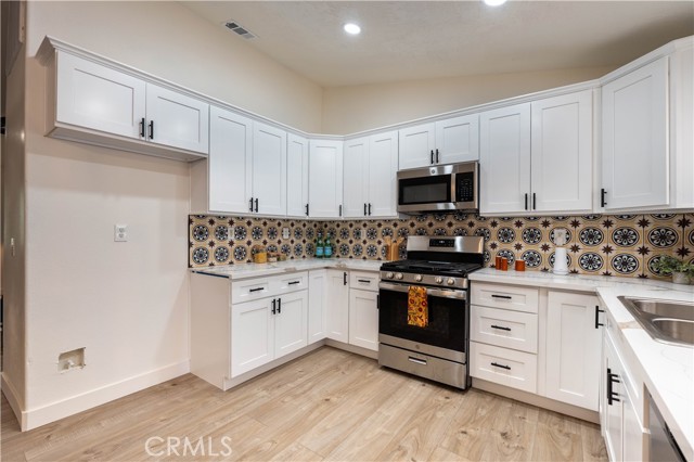 Detail Gallery Image 11 of 45 For 12830 Lakota Rd, Apple Valley,  CA 92308 - 4 Beds | 2 Baths