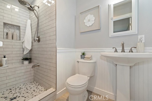 887 Kingman Drive, Norco CA: https://media.crmls.org/medias/afb5d243-31fa-49d5-b52b-29a0673708ee.jpg