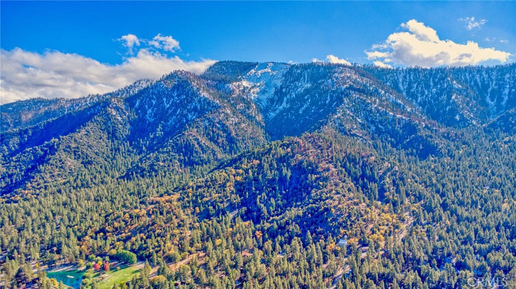 https://media.crmls.org/medias/afb6421d-81df-4864-94c4-987d7ab6961d.jpg?preset=X-Large