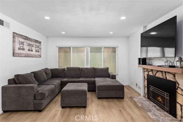 Detail Gallery Image 6 of 22 For 9121 Madeline Dr, Huntington Beach,  CA 92646 - 4 Beds | 2/1 Baths