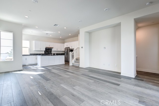 Detail Gallery Image 7 of 33 For 791 Benchmark, Irvine,  CA 92618 - 3 Beds | 3/1 Baths