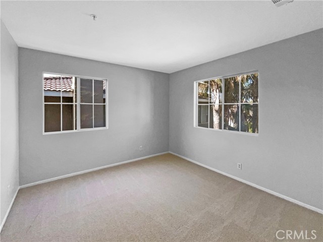 7411 Bull Run Place, Fontana CA: https://media.crmls.org/medias/afb784df-3d8c-411a-8edd-2d006ef65aaf.jpg