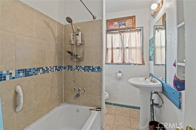 817 Edgerton Way, National City, California 91950, 2 Bedrooms Bedrooms, ,1 BathroomBathrooms,Residential,For Sale,Edgerton Way,SW24074729