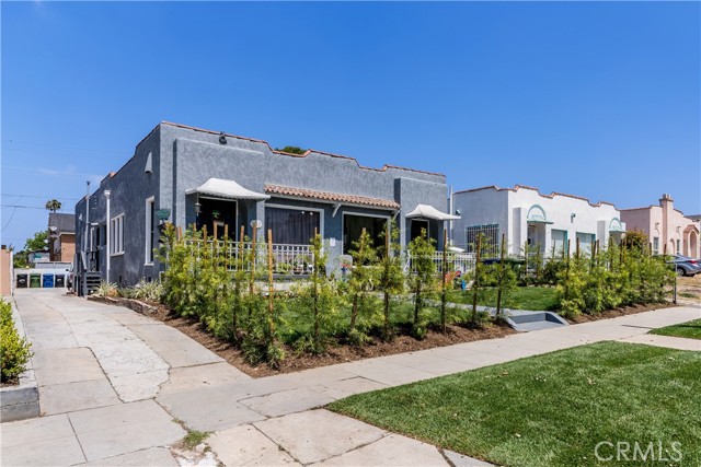 Detail Gallery Image 2 of 30 For 2213 S Bronson Ave, Los Angeles,  CA 90018 - – Beds | – Baths