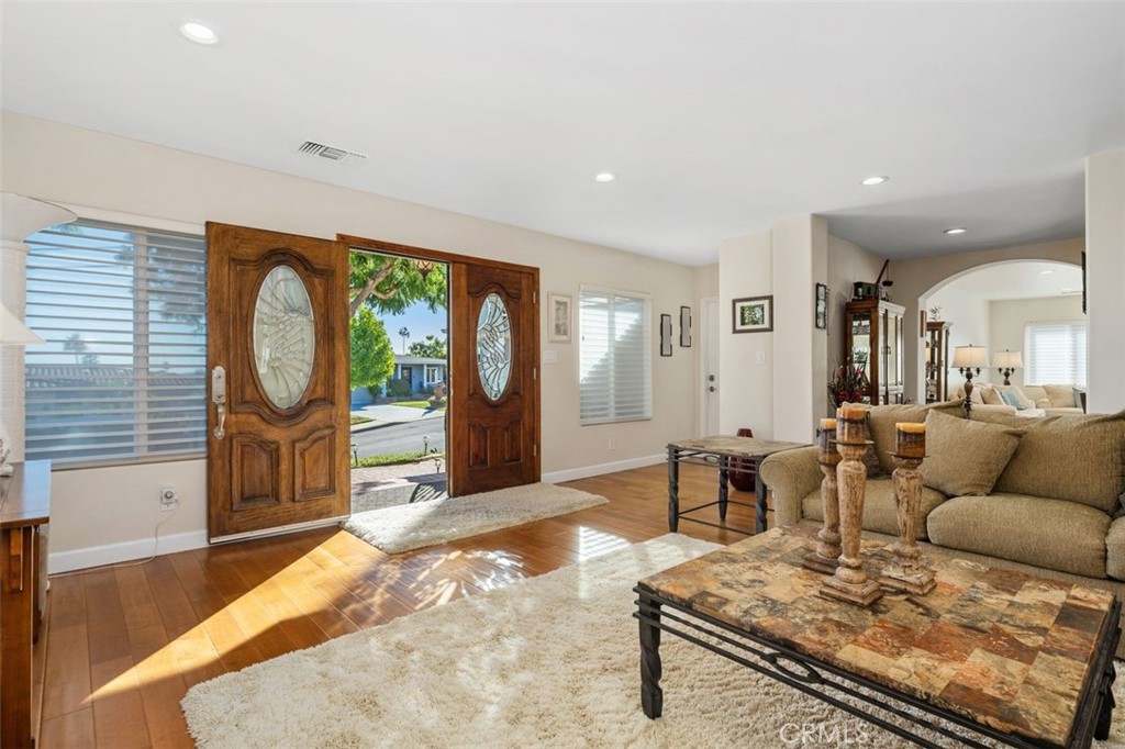 MLS #OC25259647 image #5