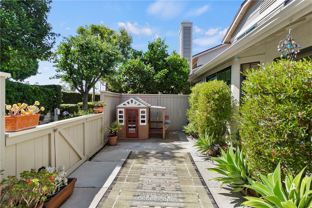 Front porch area