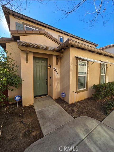 Detail Gallery Image 3 of 15 For 4027 Sutton Ct, Riverside,  CA 92501 - 3 Beds | 2/1 Baths