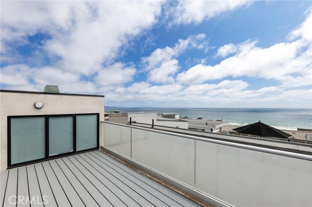 129 20th Street, Manhattan Beach CA: https://media.crmls.org/medias/afba0ee3-42de-4766-8374-07a4fedbae02.jpg