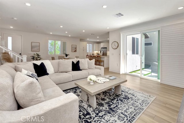 171 Junco, Irvine CA: https://media.crmls.org/medias/afbaeb0b-5430-4670-98a7-06024f645007.jpg