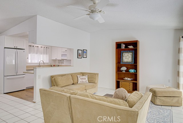 Detail Gallery Image 2 of 16 For 763 Calle Aragon, Laguna Woods,  CA 92637 - 2 Beds | 1/1 Baths