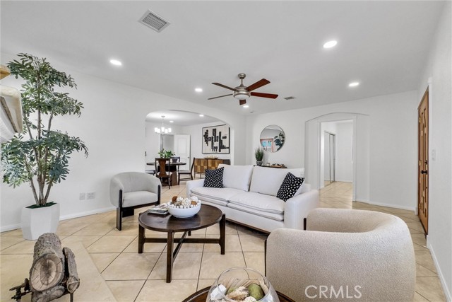 15844 San Jose Avenue, La Puente CA: https://media.crmls.org/medias/afbc312d-2bfa-44d8-8d32-33af4062401e.jpg