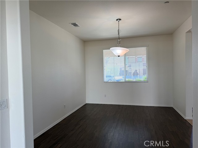 Detail Gallery Image 6 of 20 For 27828 Sand Dollar Way, Moreno Valley,  CA 92555 - 4 Beds | 2/1 Baths