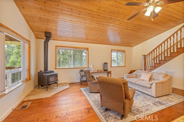 Detail Gallery Image 4 of 67 For 37745 Marina View, Bass Lake,  CA 93604 - 3 Beds | 2 Baths