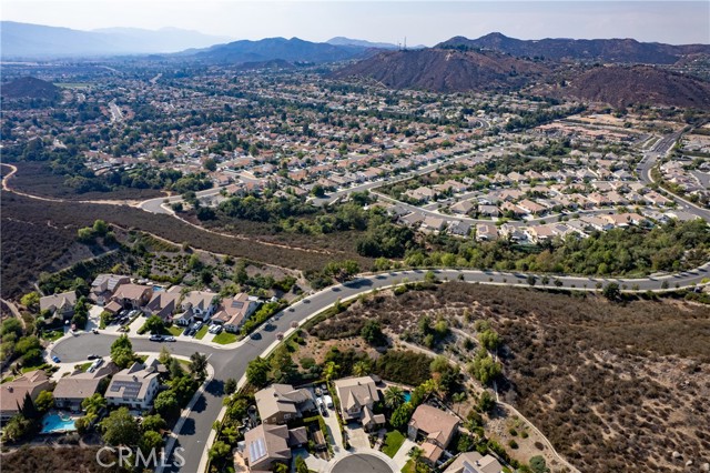 27126 Coral Bells Way, Murrieta CA: https://media.crmls.org/medias/afbce4d7-5af2-478c-b670-705e00a0342b.jpg