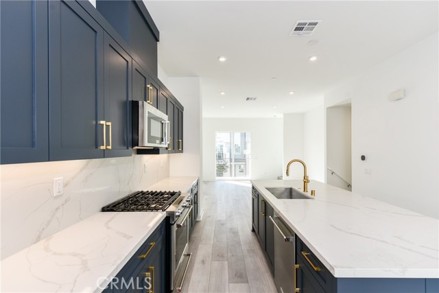 Detail Gallery Image 16 of 48 For 1418 S Urbana St, Anaheim,  CA 92805 - 4 Beds | 3/1 Baths