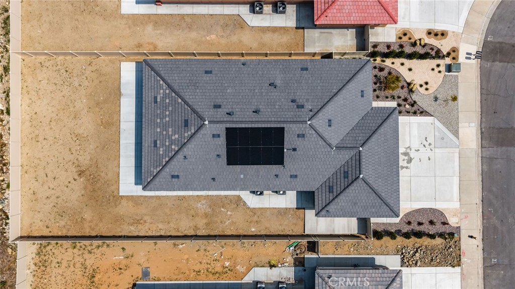 https://media.crmls.org/medias/afbdb905-f558-4f1d-bb45-89a77096ffa0.jpg?preset=X-Large