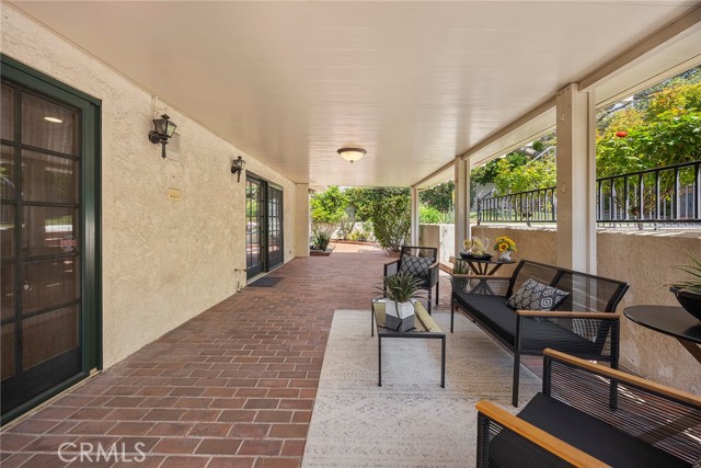 112 Morgan Ranch Road, Glendora CA: https://media.crmls.org/medias/afbe40de-4d46-4306-830c-066d3a277ec3.jpg
