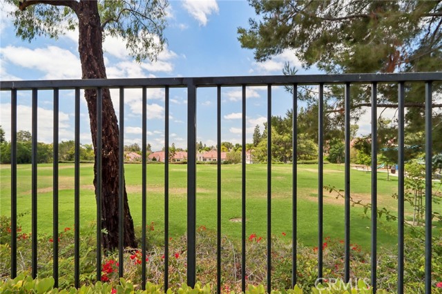 21201 Jasmines Way, Lake Forest CA: https://media.crmls.org/medias/afbe63d2-7cc8-4464-984c-c90a62eb11c9.jpg