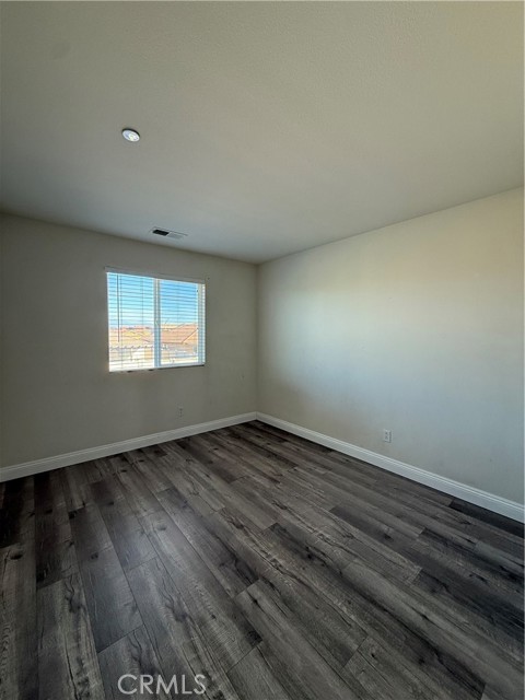 Detail Gallery Image 8 of 16 For 3447 White Sand Ct, Perris,  CA 92570 - 4 Beds | 2/1 Baths