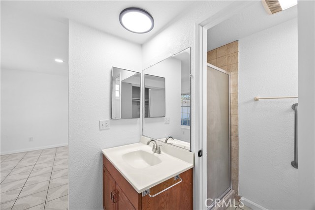 12031 Pierce Street, Sylmar CA: https://media.crmls.org/medias/afbfd866-5242-4914-b45c-31ac7fb74cb3.jpg