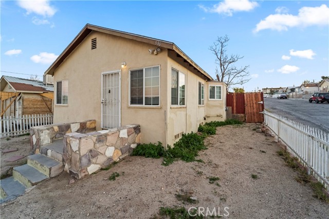 Detail Gallery Image 2 of 26 For 536 E Fredricks, Barstow,  CA 92311 - 3 Beds | 1 Baths