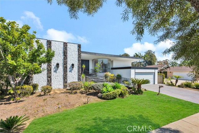 Detail Gallery Image 3 of 47 For 4338 Fairway Dr, Lakewood,  CA 90712 - 4 Beds | 3/1 Baths